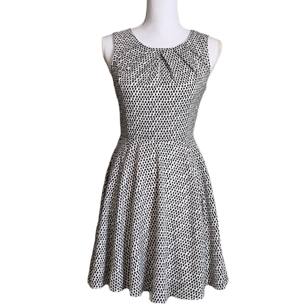 Express Women’s Black & White Sleeveless Dress Size 2